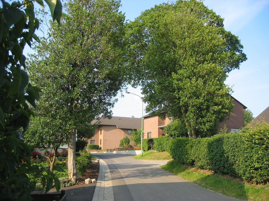 Ferienwohnung Roeben Simmerath Bagian luar foto
