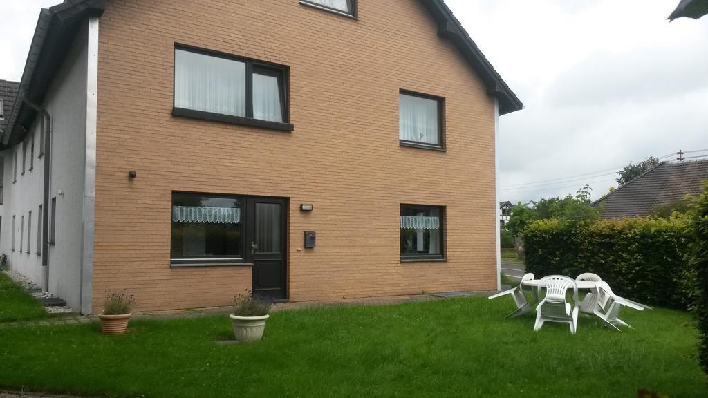 Ferienwohnung Roeben Simmerath Bagian luar foto